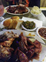 Everette And Jones Bbq food