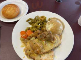 Bobbie D's Southern Cuisine food