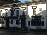 Waggon And Horses inside