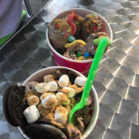 Iceburg Rolled Ice Cream Frozen Yogurt food