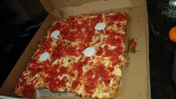 Gino's Pizzeria And food