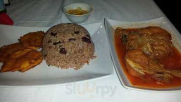 Tracxx Grill And Lounge food