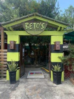 Beto's Alt-mex outside