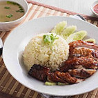 Jìn Dǐng Fēng Shāo Là Chicken And Char Siew Rice food