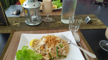 Thai Yes Indeed food