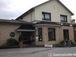 Sellhorn's Gasthof outside