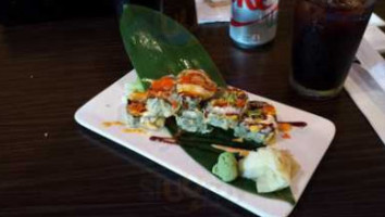 3 Guy Sushi food