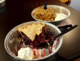 Dangerously Delicious Pies (canton) food
