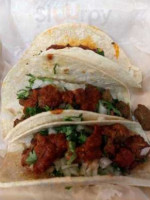 Dos Hermanos Taco Truck food