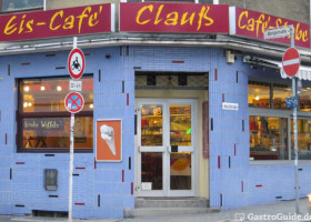 Café Clauß outside