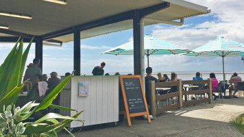 Beach Bums Cafe food