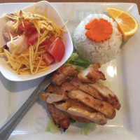 Davan Thai Cuisine food