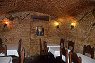 Amigo António Restaurante Cervejaria Lda inside