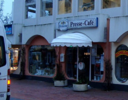 Presse-Cafe outside