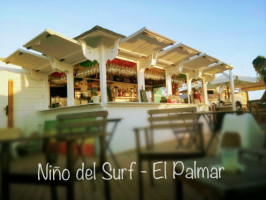 Nino Del Surf outside