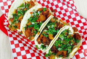 Bigotes Street Tacos food