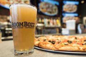 Boombozz Craft Pizza Taphouse food