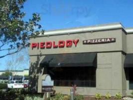 Pieology Pizzeria Gateway Plaza, Fremont, Ca outside