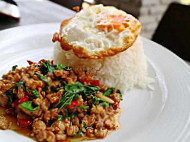 A-roy-d Thai Kitchen food