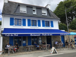 Le Café Du Port La Forêt Fouesnant inside