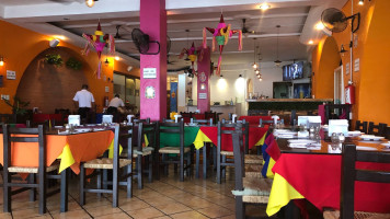 Victor's Place Cafe Tacuba food
