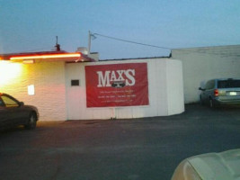 Maxs Burgers And Gyros outside