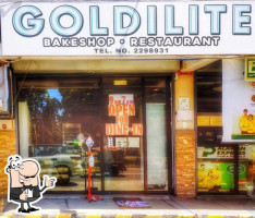 Goldilite Bakeshop outside