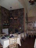 Arooji's Wine Room inside