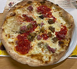 Pizzeria Pomodoro food