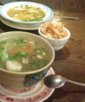 Golden Hunan Lounge food