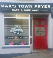Max's Cafe outside