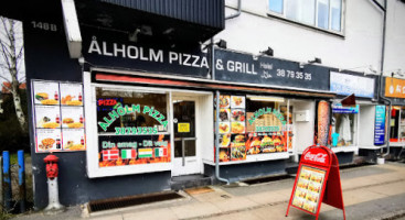 Aalholm Pizzeria outside