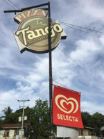 Pizza La Tango outside