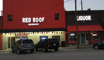 Red Roof Liquor outside