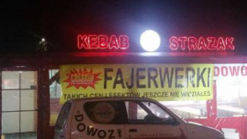 Kebab Strażak outside
