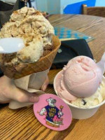 Woo Berry Frozen Yogurt Housemade Ice Cream food