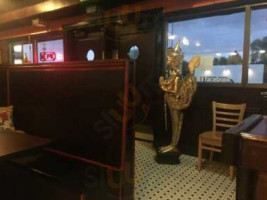 Mano Thai Diner inside