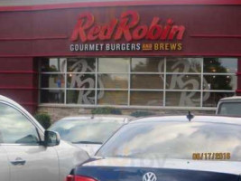 Red Robin Gourmet Burgers And Brews outside