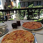 Pizzeria-Ristorante-Kaffeehaus Mirabella food