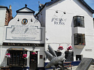Man Of Ross Inn inside