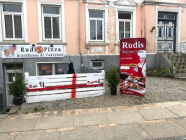 Rudi's Pizza Express outside