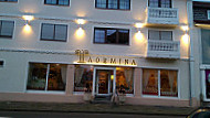 Pizzeria Taormina outside