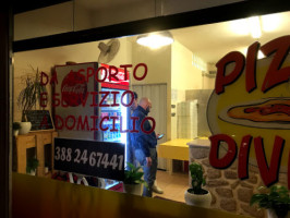 Pizza Divina Di Pillepich Eugenio inside