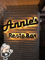 Annie's Resto food