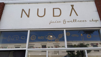 Nuda Juice Shop inside