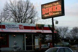 Colonial Diner outside