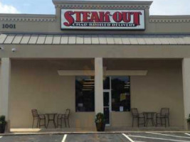 Steak-out Montgomery outside