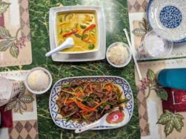 Pj Thai Cuisine food