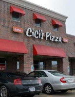 Cicis Pizza outside