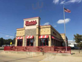 Freddy's Frozen Custard Steakburgers outside